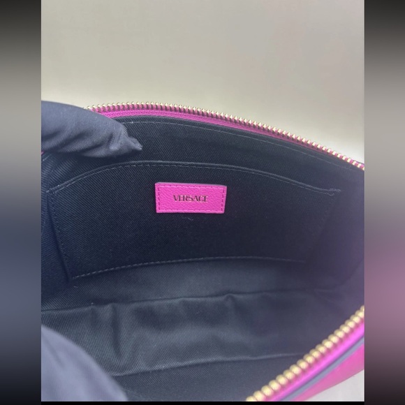 Versace Fuchsia Shoulder Bag with Gold Medusa$975 Retail Brand new ready - Picture 7 of 15